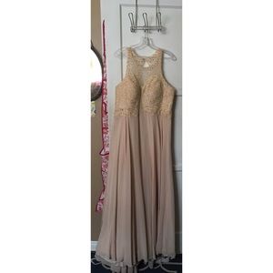 Only worn once for prom